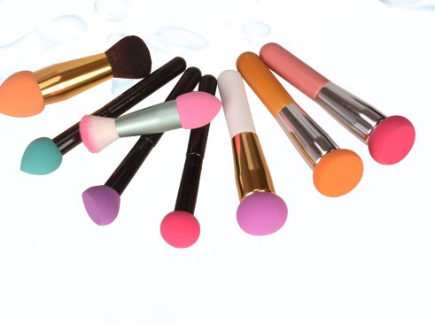 Makeup brush
